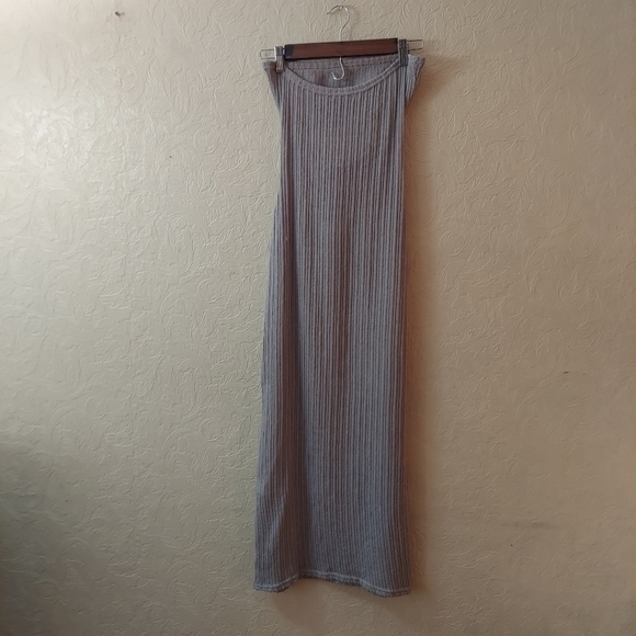 PrettyLittleThing Taupe Textured Knit Twist Cut Out Bardot Midaxi Dress Sz 4 - Picture 5 of 9